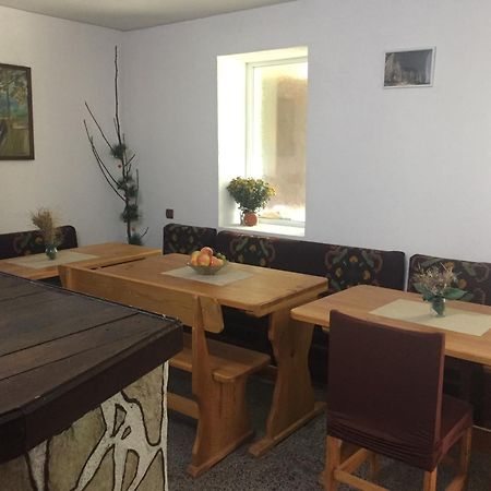 Guesthouse Classic โดสปัต ภายนอก รูปภาพ